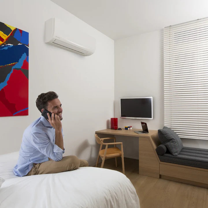 Aparat de aer conditionat Daikin Sensira Bluevolution FTXF25E-RXF25E Inverter 9000 BTU, Clasa A++, Dezumidificare, Baleiere verticala